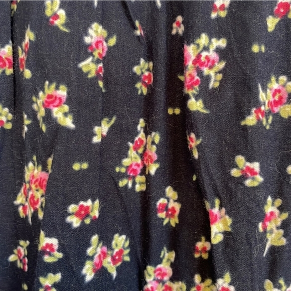 ⚡️SALE⚡️Gorgeous ❣️cotton❣️Christy Dawn "Dawn" Dress in Black and Red Floral - Picture 4 of 5